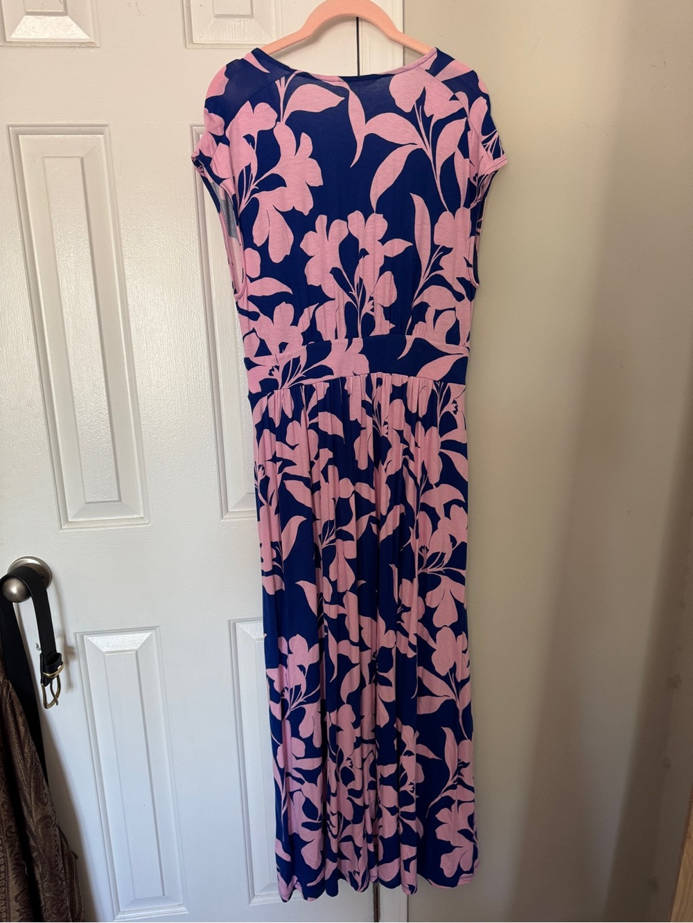 Boden Vanessa jersey Floral V-Neck Maxi Dress - Pink on Navy - Picture 6 of 9